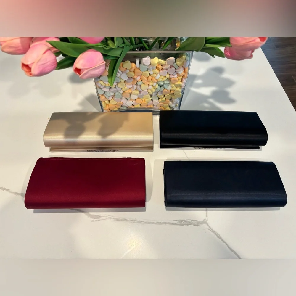 Lot of 4 evening clutches. Satin. Black/Red/Blue and Cream. - Picture 2 of 2